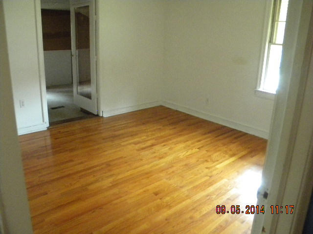 2025 Meadowbrook Road Northwest Roanoke, VA 24017 - Photo 8 of 18 DSCN9430
