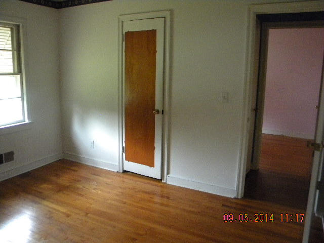 2025 Meadowbrook Road Northwest Roanoke, VA 24017 - Photo 9 of 18 DSCN9431