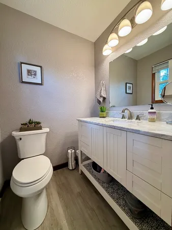 $246,900 | 107 3rd Street, Broadlands, IL 61816