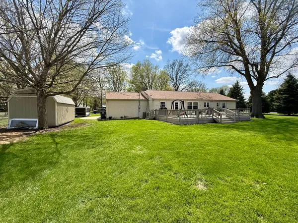 $246,900 | 107 3rd Street, Broadlands, IL 61816