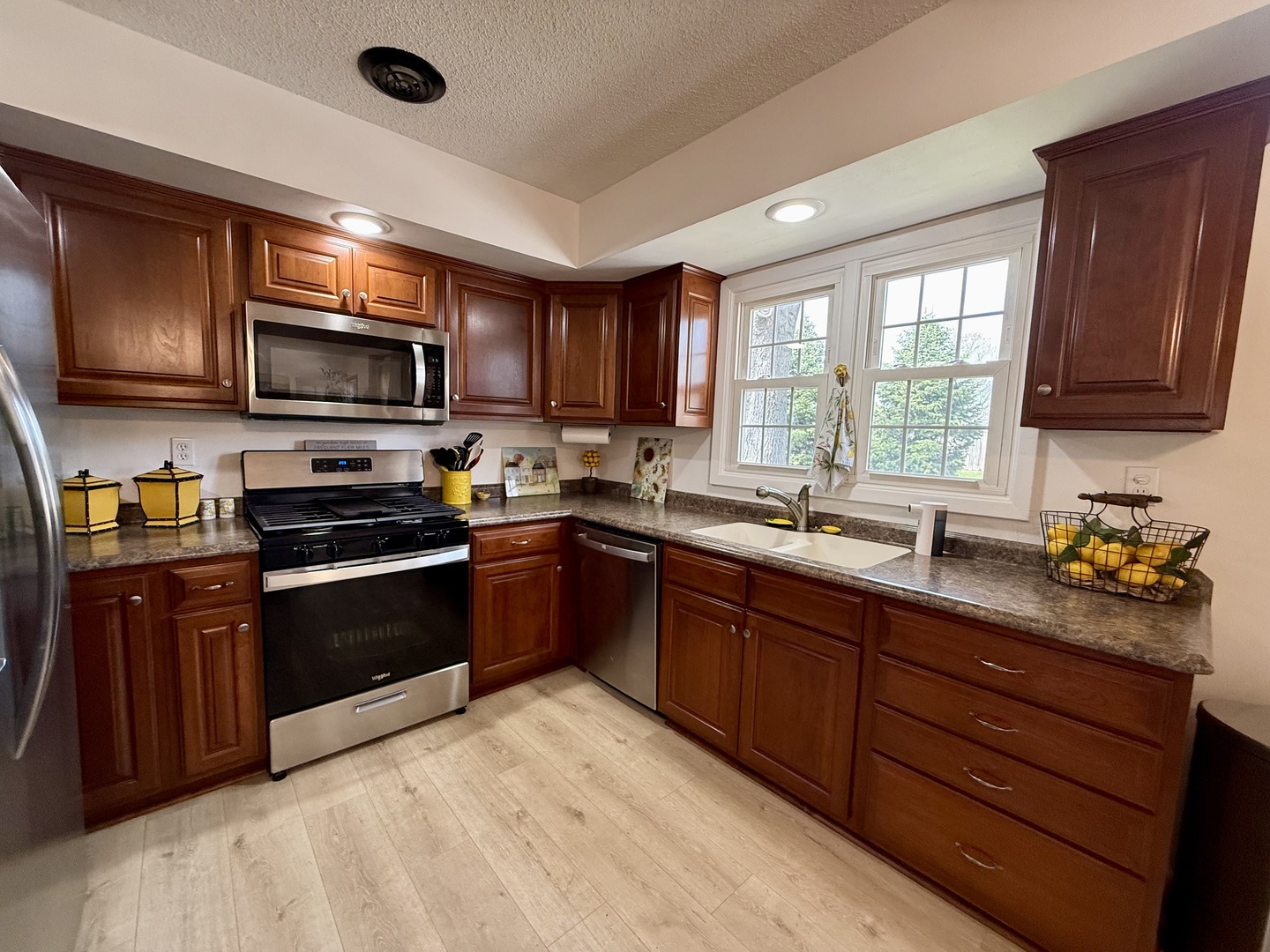 107 3rd Street Broadlands, IL 61816 - Photo 9 of 26