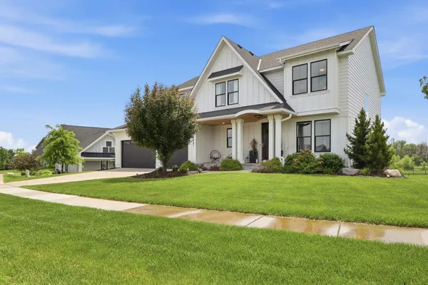 $1,125,000 | 18447 75th Place North, Maple Grove, MN 55311