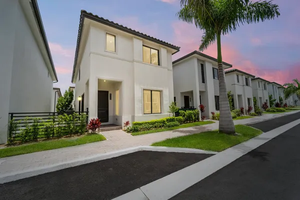 $5,300 | 8173 Northwest 42nd Street, Doral, FL 33166