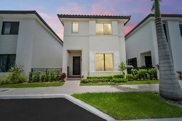 $5,300 | 8173 Northwest 42nd Street, Doral, FL 33166