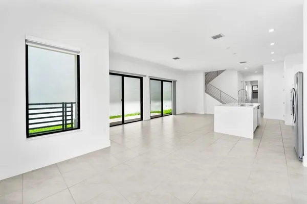 $5,300 | 8173 Northwest 42nd Street, Doral, FL 33166