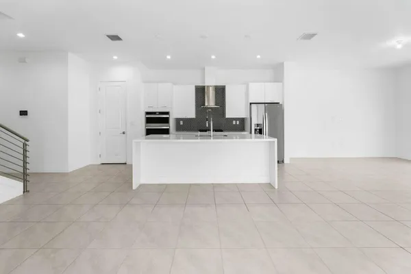 $5,300 | 8173 Northwest 42nd Street, Doral, FL 33166