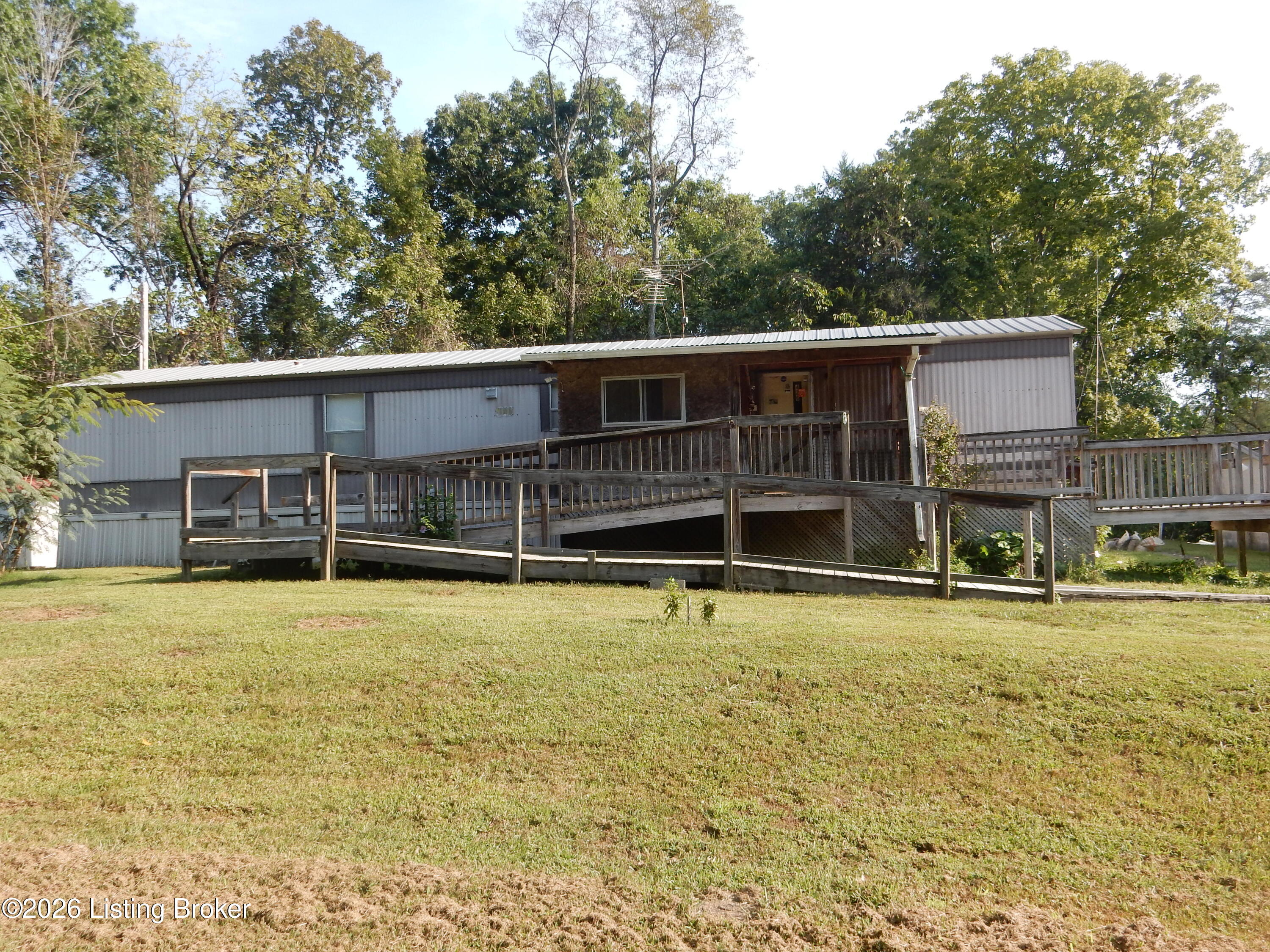 426 Tuts Road Shepherdsville, KY 40165 - Photo 2 of 31 DSCN0282