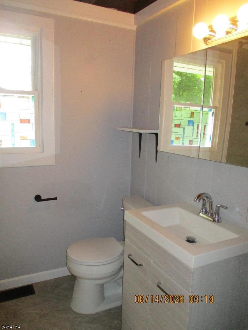 4 Mohawk Road Hopatcong, NJ 07821 - Photo 13 of 22 Gallery Image 13