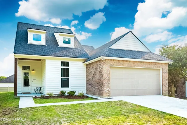 $4,000 | 404 East Martial Avenue, Lafayette, LA 70508