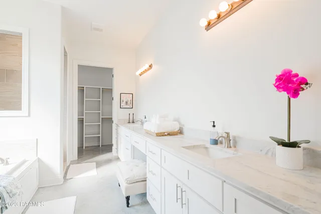 $4,000 | 404 East Martial Avenue, Lafayette, LA 70508