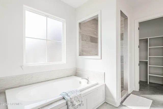 $4,000 | 404 East Martial Avenue, Lafayette, LA 70508