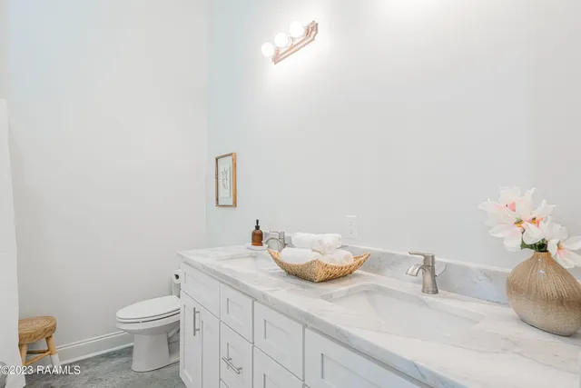 $4,000 | 404 East Martial Avenue, Lafayette, LA 70508