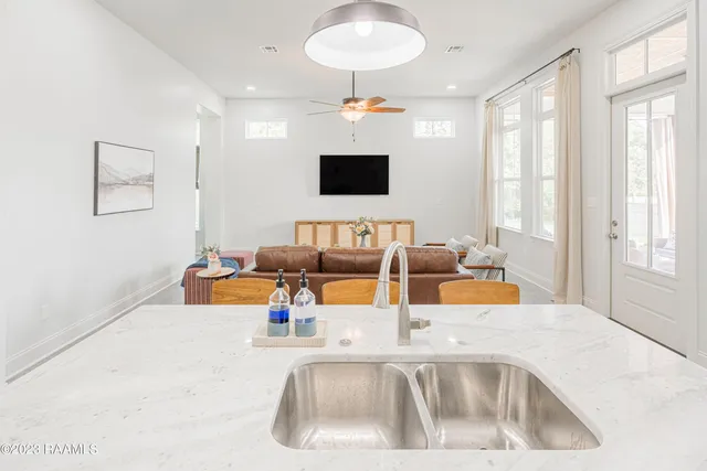 $4,000 | 404 East Martial Avenue, Lafayette, LA 70508