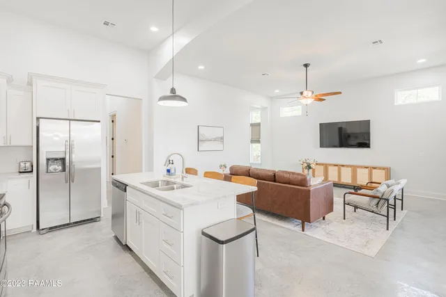 $4,000 | 404 East Martial Avenue, Lafayette, LA 70508