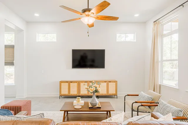 $4,000 | 404 East Martial Avenue, Lafayette, LA 70508