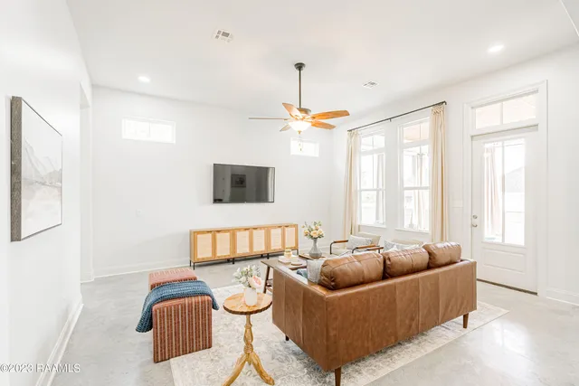 $4,000 | 404 East Martial Avenue, Lafayette, LA 70508