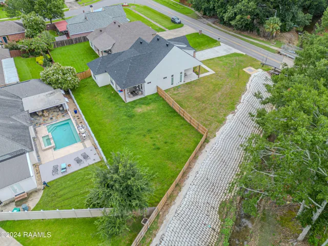 $4,000 | 404 East Martial Avenue, Lafayette, LA 70508