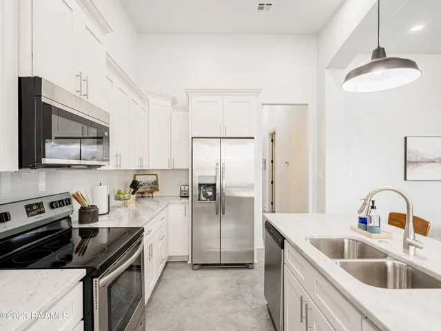 $4,000 | 404 East Martial Avenue, Lafayette, LA 70508