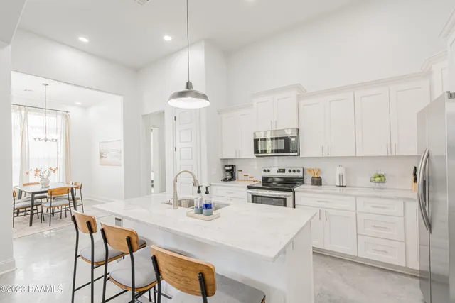 $4,000 | 404 East Martial Avenue, Lafayette, LA 70508