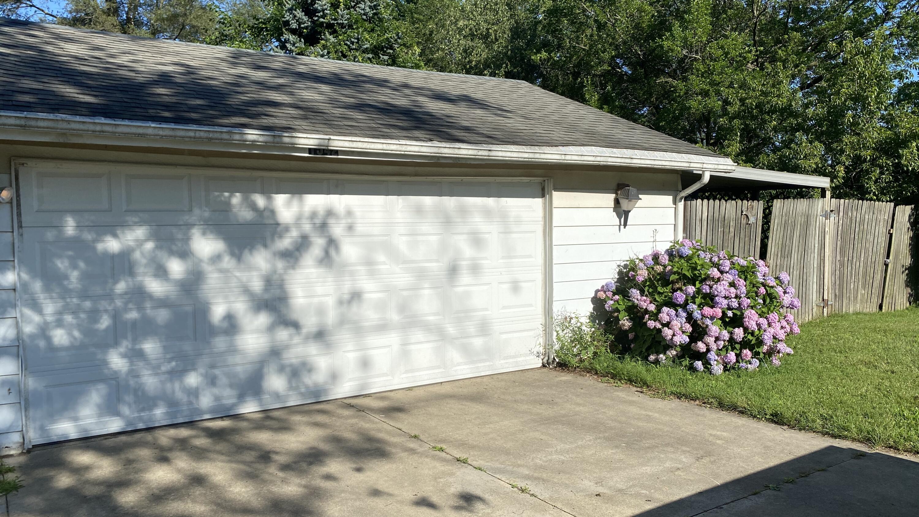 1542 Reeder Avenue Benton Harbor, MI 49022 - Photo 3 of 19 206AF762-DF88-4D44-88C9-C02F410E3153