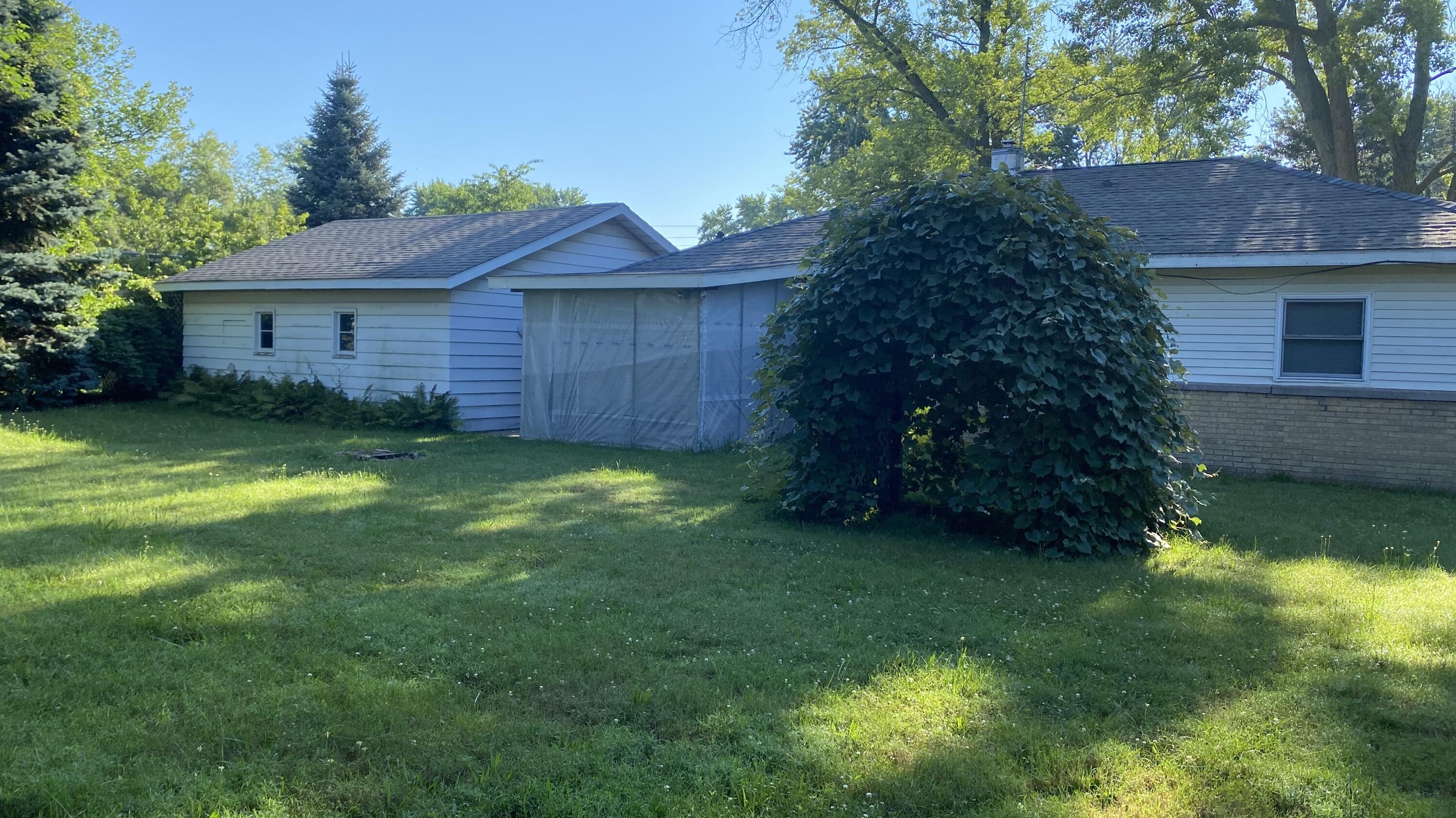 1542 Reeder Avenue Benton Harbor, MI 49022 - Photo 10 of 19 8FAEEF04-7A6D-4538-BBC3-2A3835CC7E61