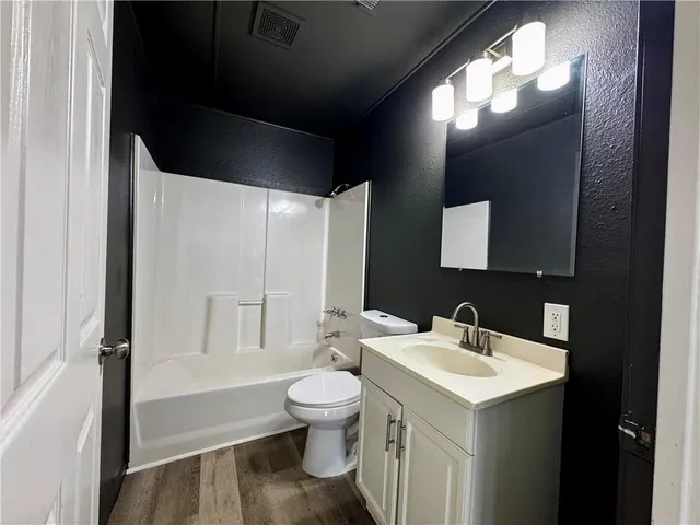 $138,000 | 8416 Greenwood Road, Raytown, MO 64138