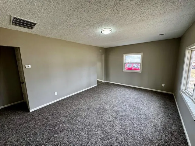 $138,000 | 8416 Greenwood Road, Raytown, MO 64138