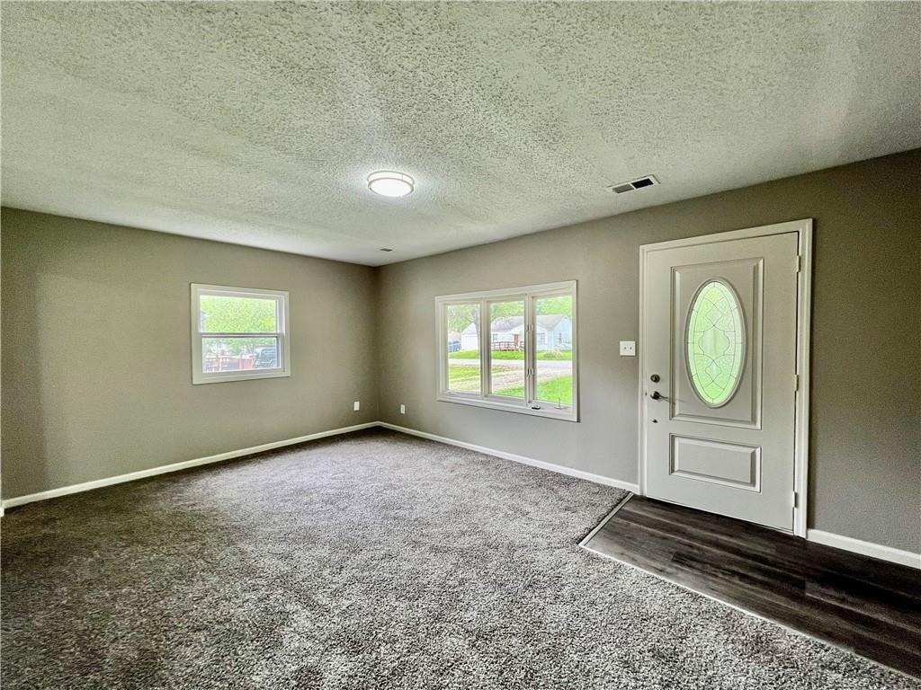 8416 Greenwood Road Raytown, MO 64138 - Photo 3 of 24