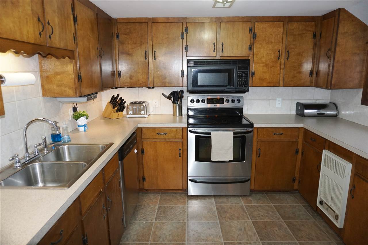139 Center Road Weare, NH 03281 - Photo 8 of 25