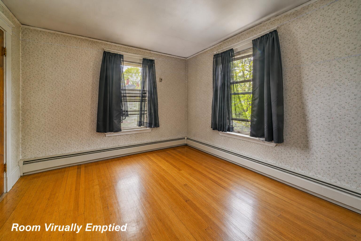 744 Hammond Street Bangor, ME 04401 - Photo 33 of 53 140 744 Hammond St Bangor 3rd Bedroom di