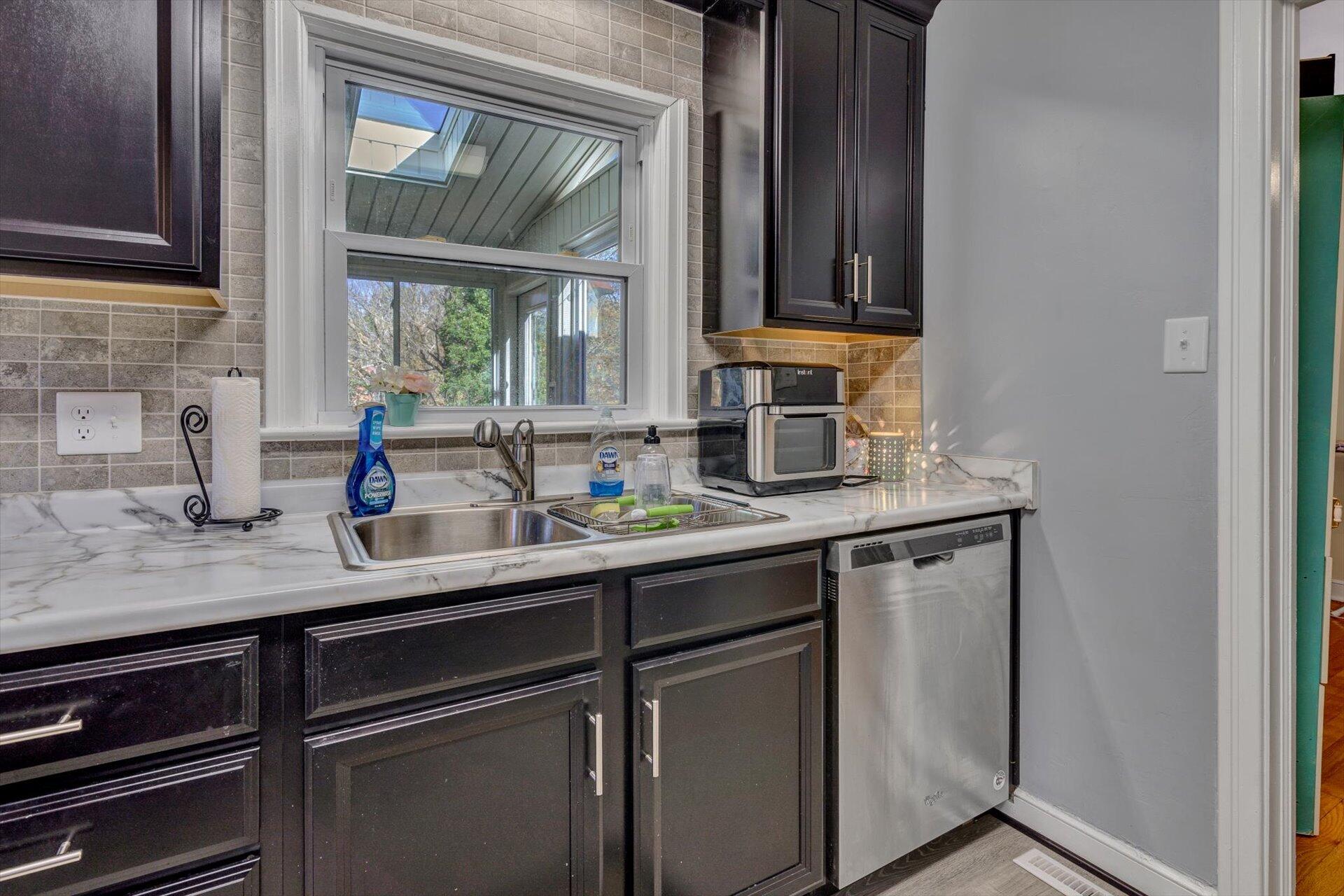 7009 Brookview Road Roanoke, VA 24019 - Photo 10 of 33 11-111520210087