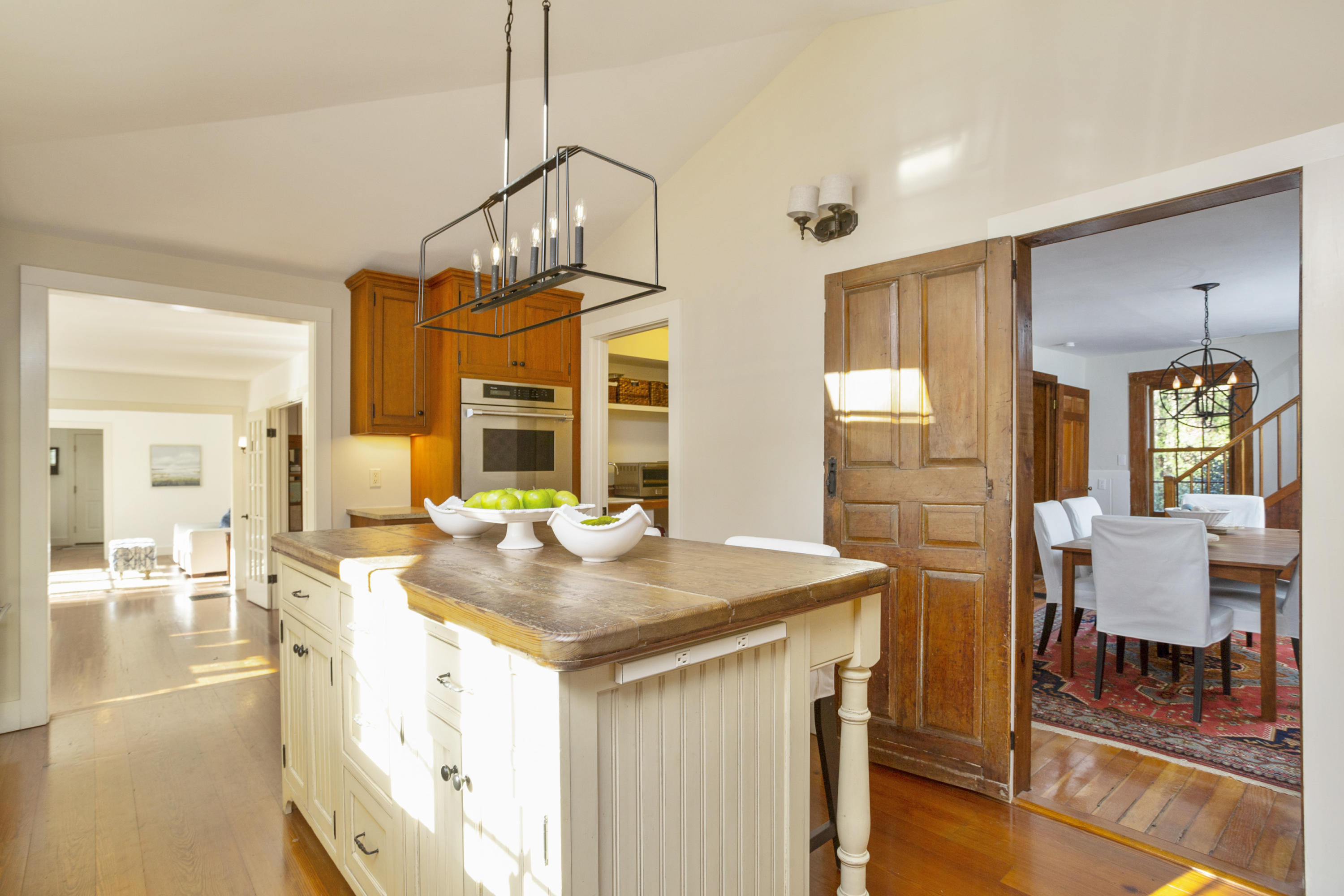 315 Middlesex Road Darien, CT 06820 - Photo 23 of 59 023-photo-kitchen-8740634
