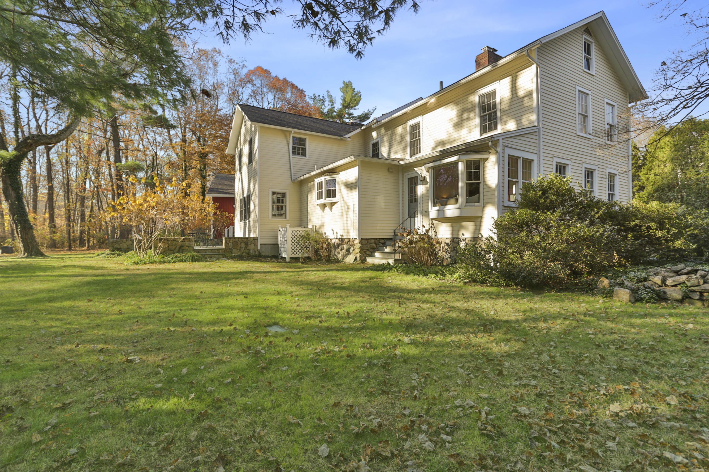 315 Middlesex Road Darien, CT 06820 - Photo 5 of 59 a front view of house with yard