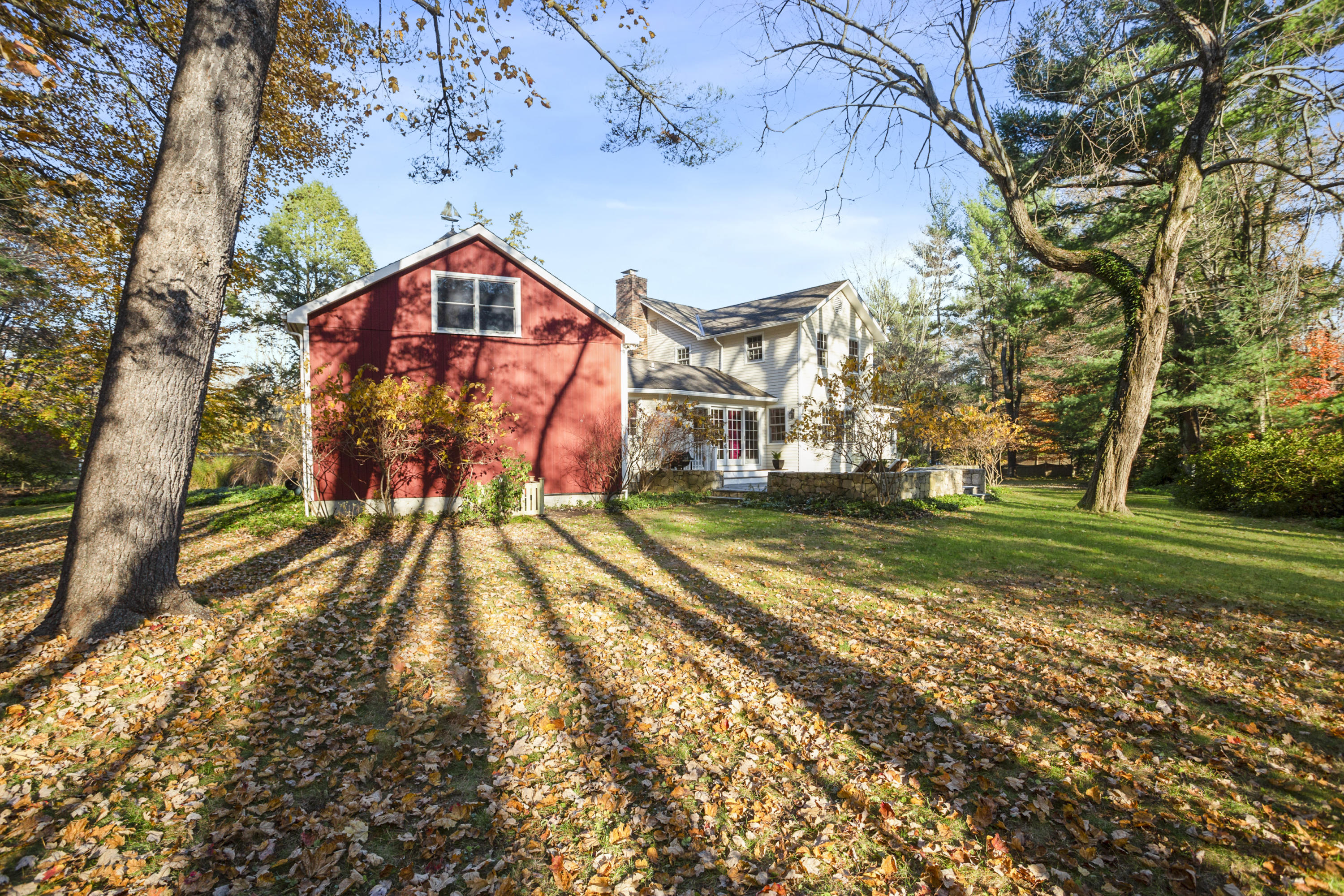315 Middlesex Road Darien, CT 06820 - Photo 7 of 59 a view of an house with a yard