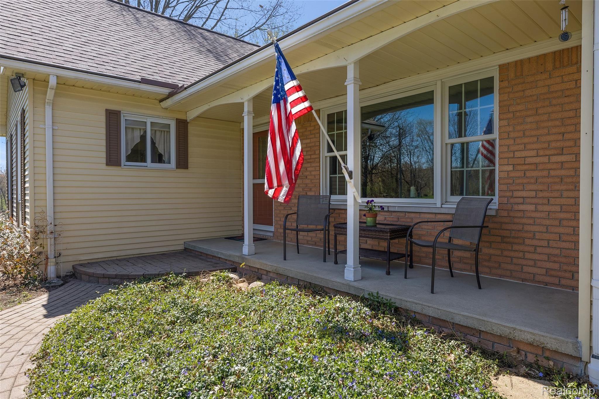 2656 Lake George Road Oakland, MI 48363 - Photo 5 of 64 2656 Lake George-27.jpg
