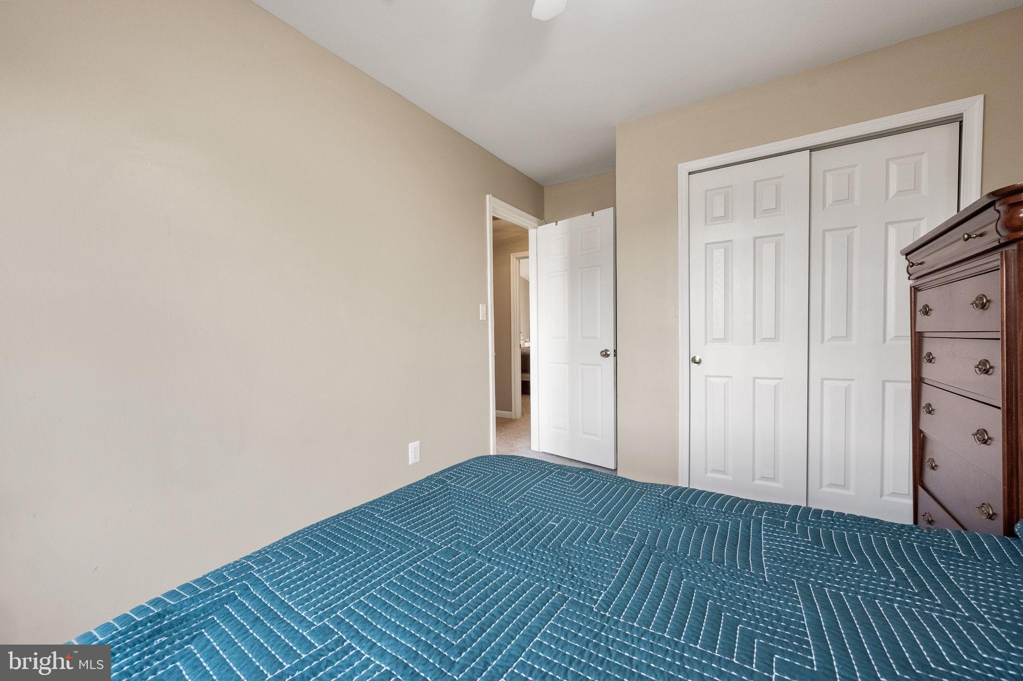 43111 Gatwick Square Ashburn, VA 20147 - Photo 20 of 34 a view of a livingroom with wooden floor