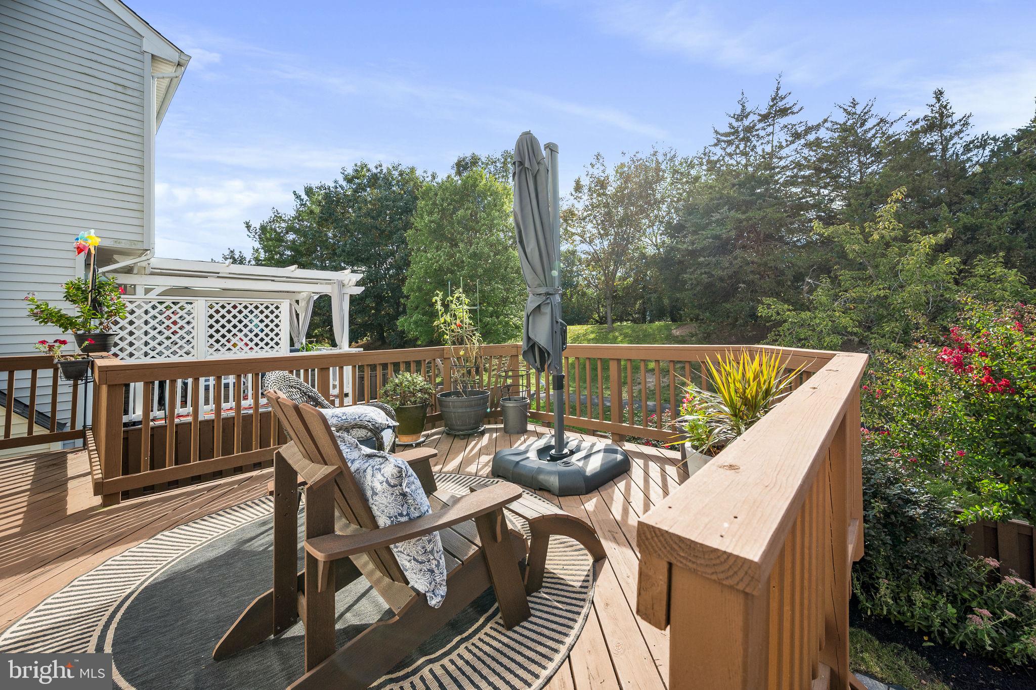43111 Gatwick Square Ashburn, VA 20147 - Photo 30 of 34 a view of a balcony with furniture
