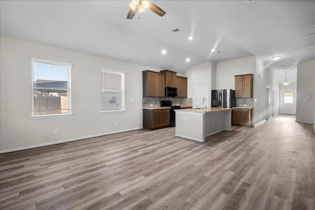 $2,400 | 503 Thunder Cloud Drive, Baytown, TX 77523