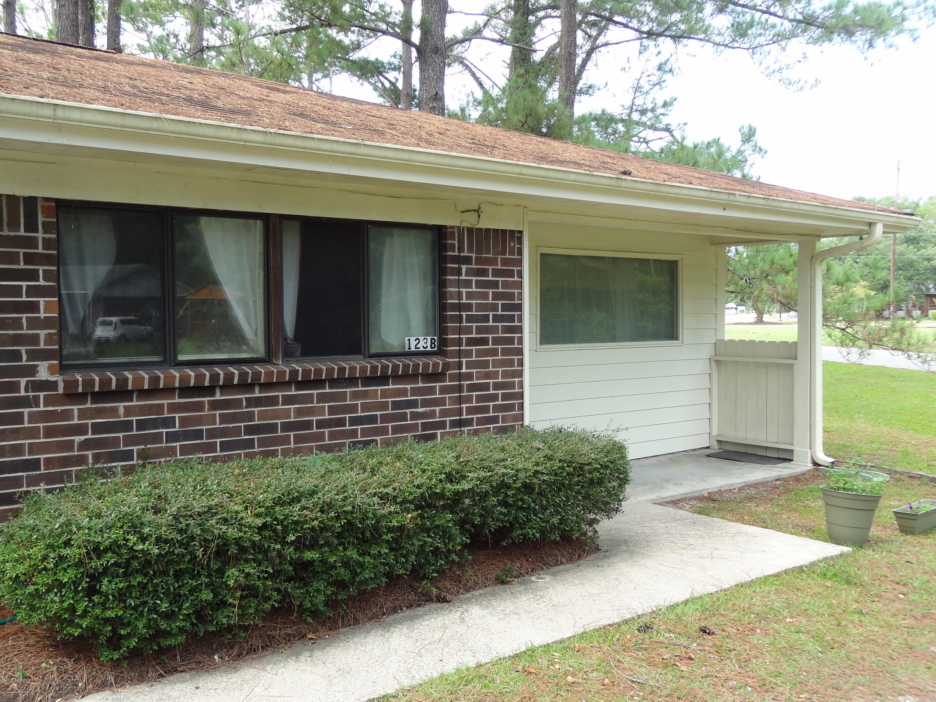 123 B Mroz Road Beaufort, SC 29906 - Photo 1 of 14 DSC02789