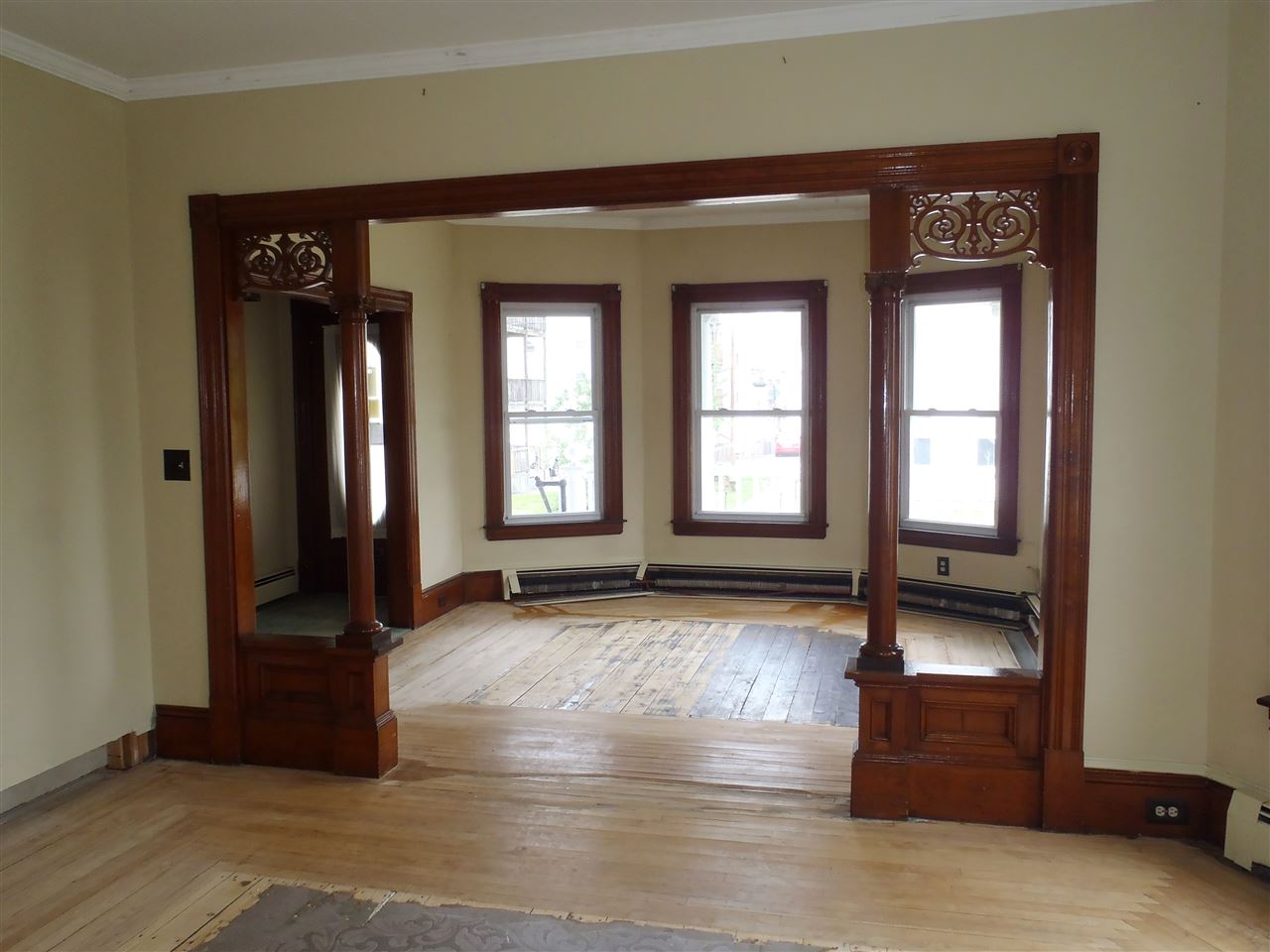 468 Rimmon Street Manchester, NH 03102 - Photo 2 of 35