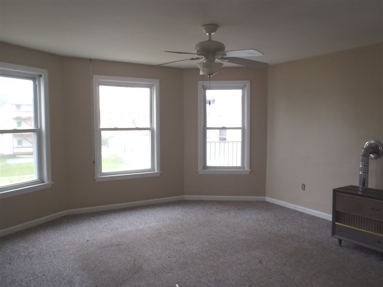 468 Rimmon Street Manchester, NH 03102 - Photo 14 of 35