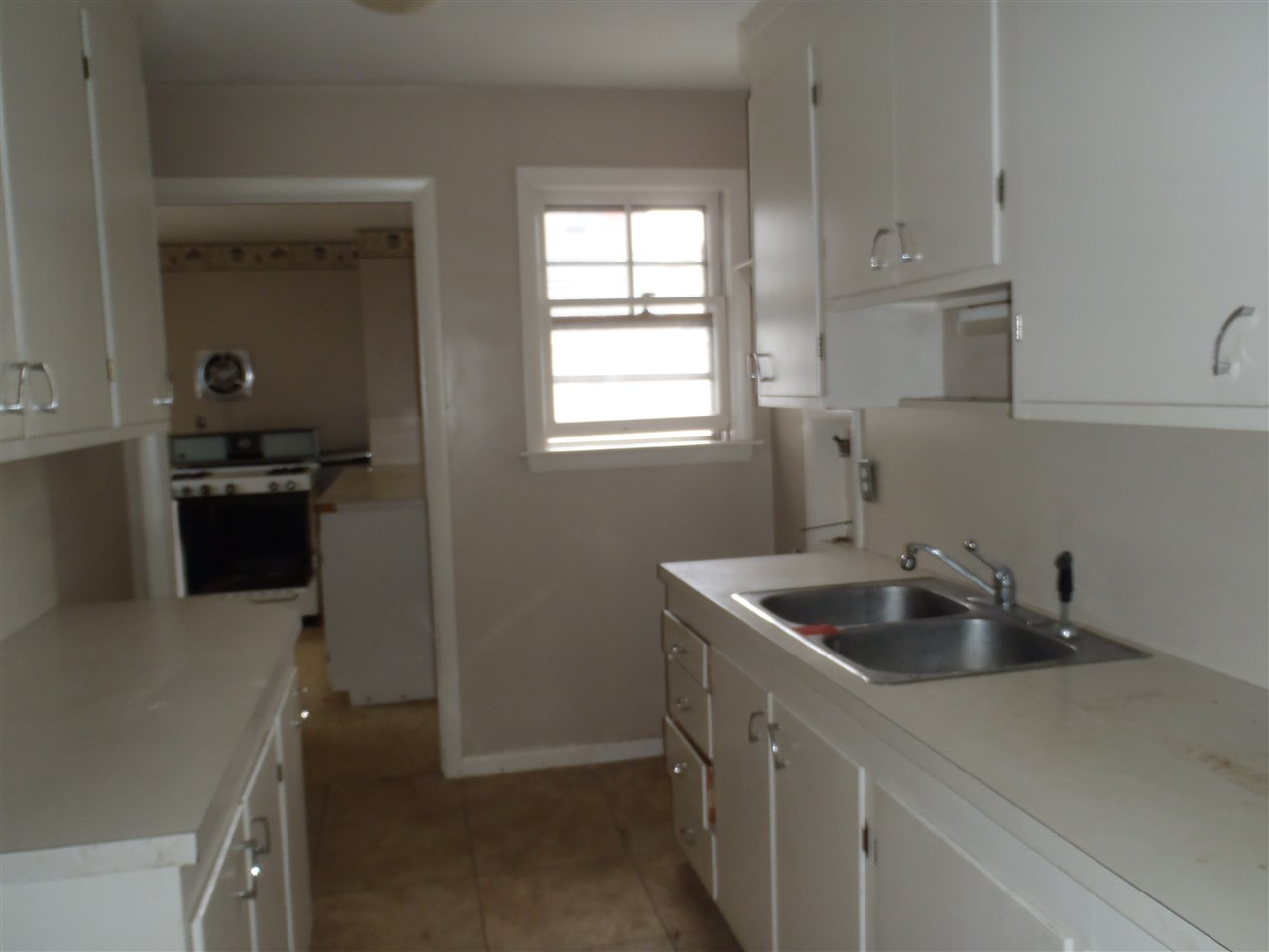 468 Rimmon Street Manchester, NH 03102 - Photo 17 of 35