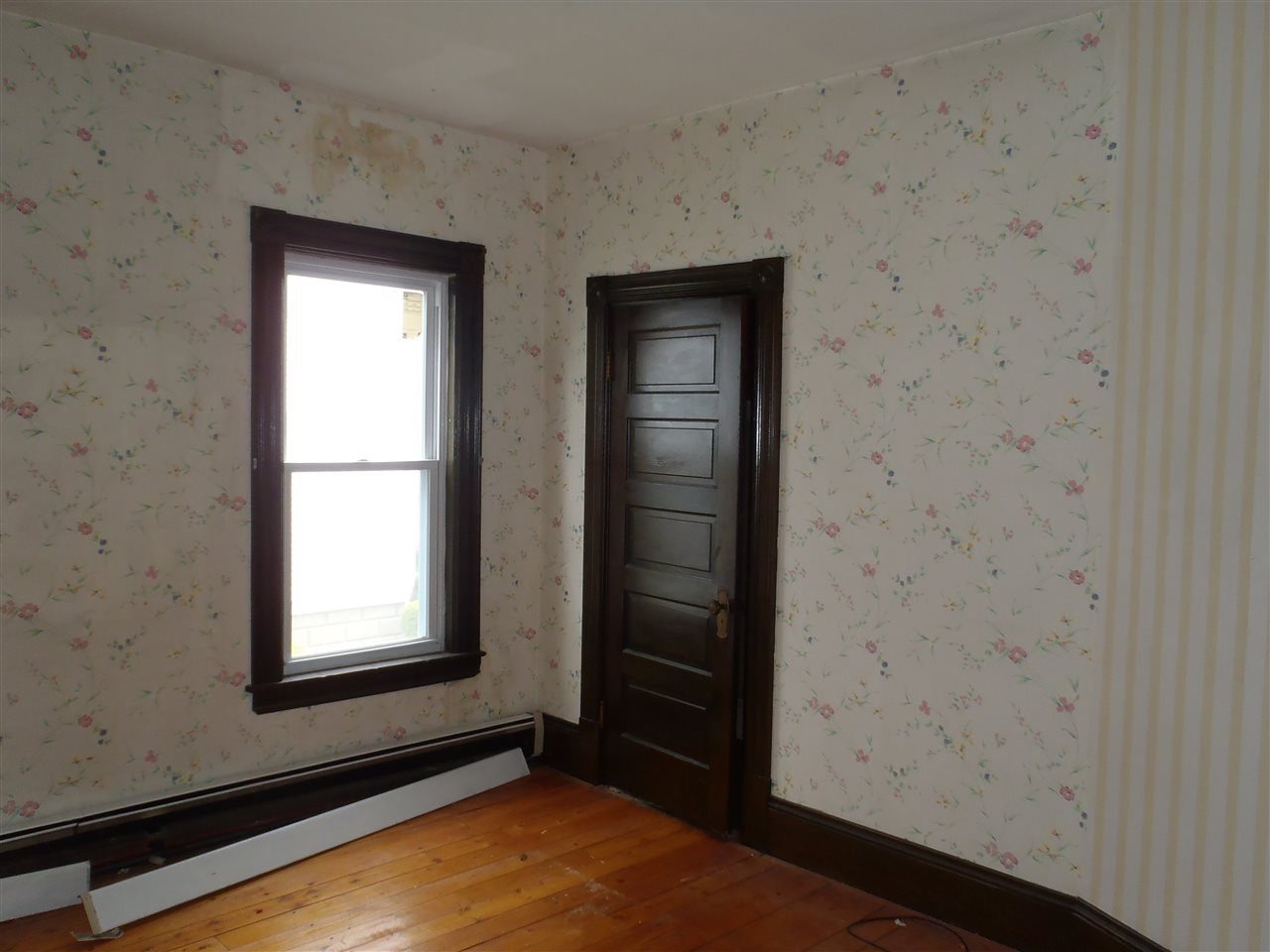 468 Rimmon Street Manchester, NH 03102 - Photo 4 of 35