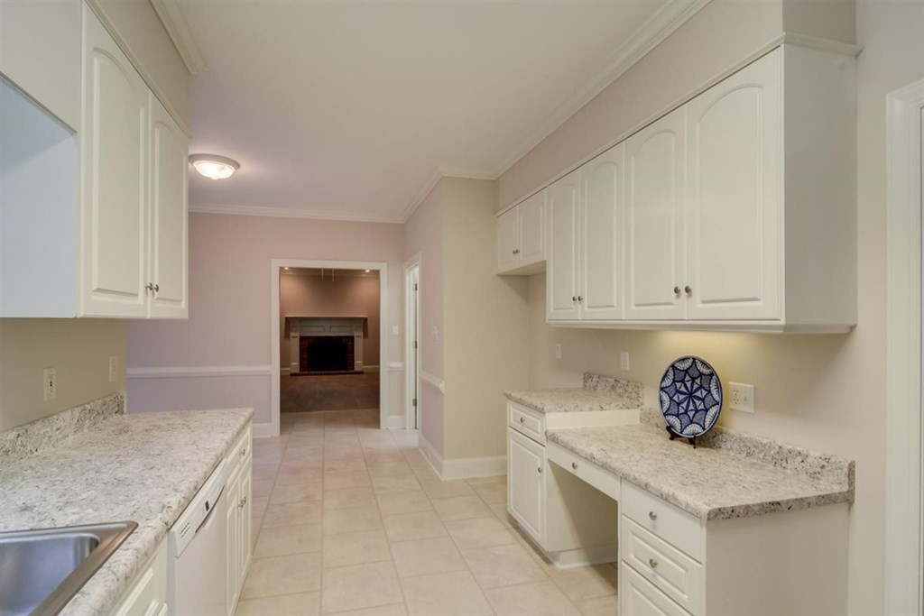 4500 Ridgepine Drive Evans, GA 30809 - Photo 15 of 57 Large kitchen with desk area