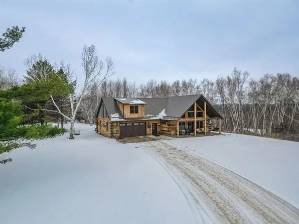 $590,000 | 316 American Heritage Road, De Soto, WI 54624