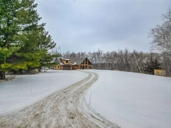 $590,000 | 316 American Heritage Road, De Soto, WI 54624