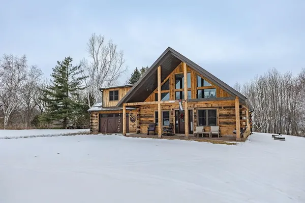 $590,000 | 316 American Heritage Road, De Soto, WI 54624