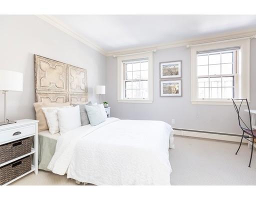 5 Charles River Square Boston, MA 02114 - Photo 18 of 21 a bed room with a bed and a window