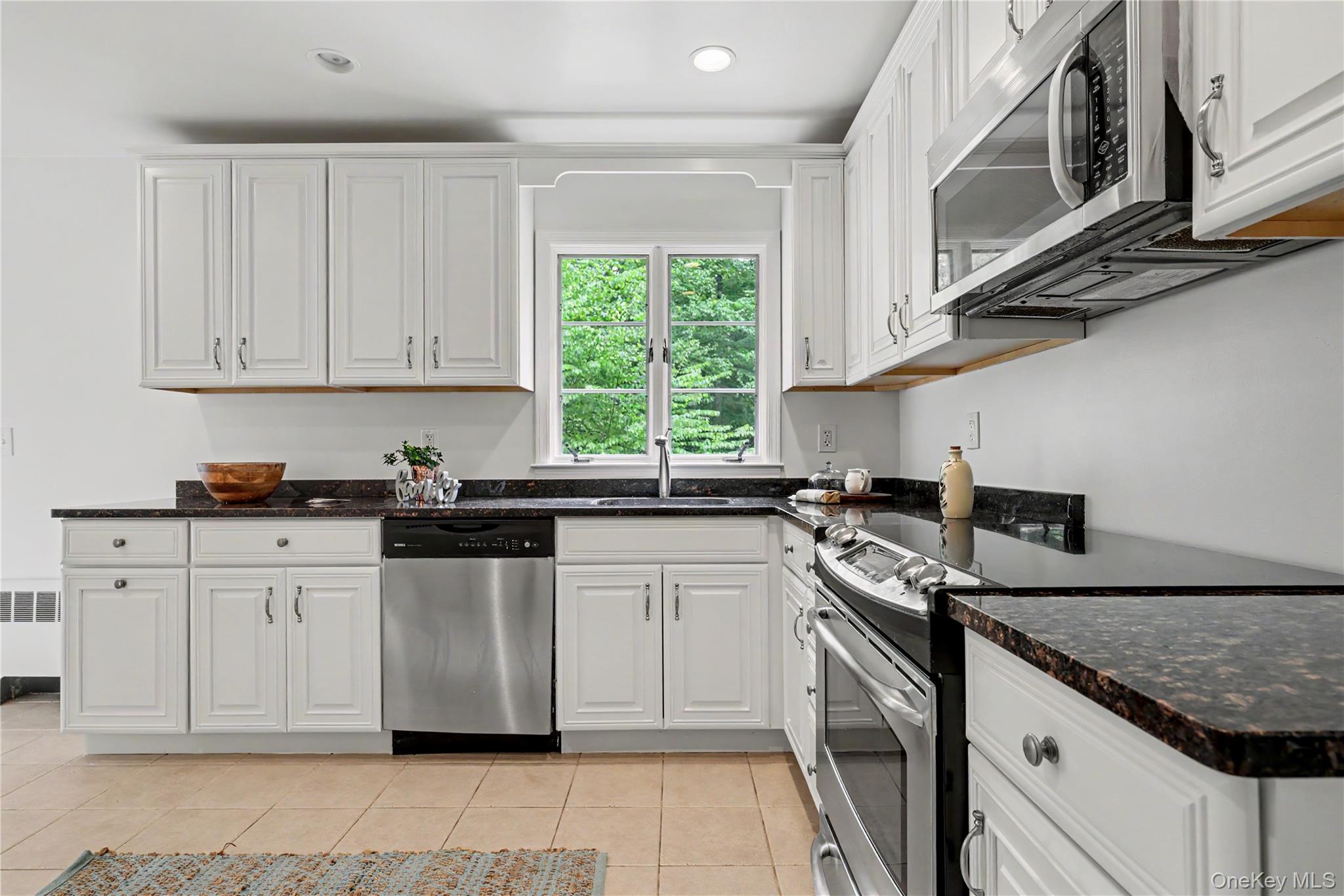 28 Valley View Road Chappaqua, NY 10514 - Photo 10 of 43