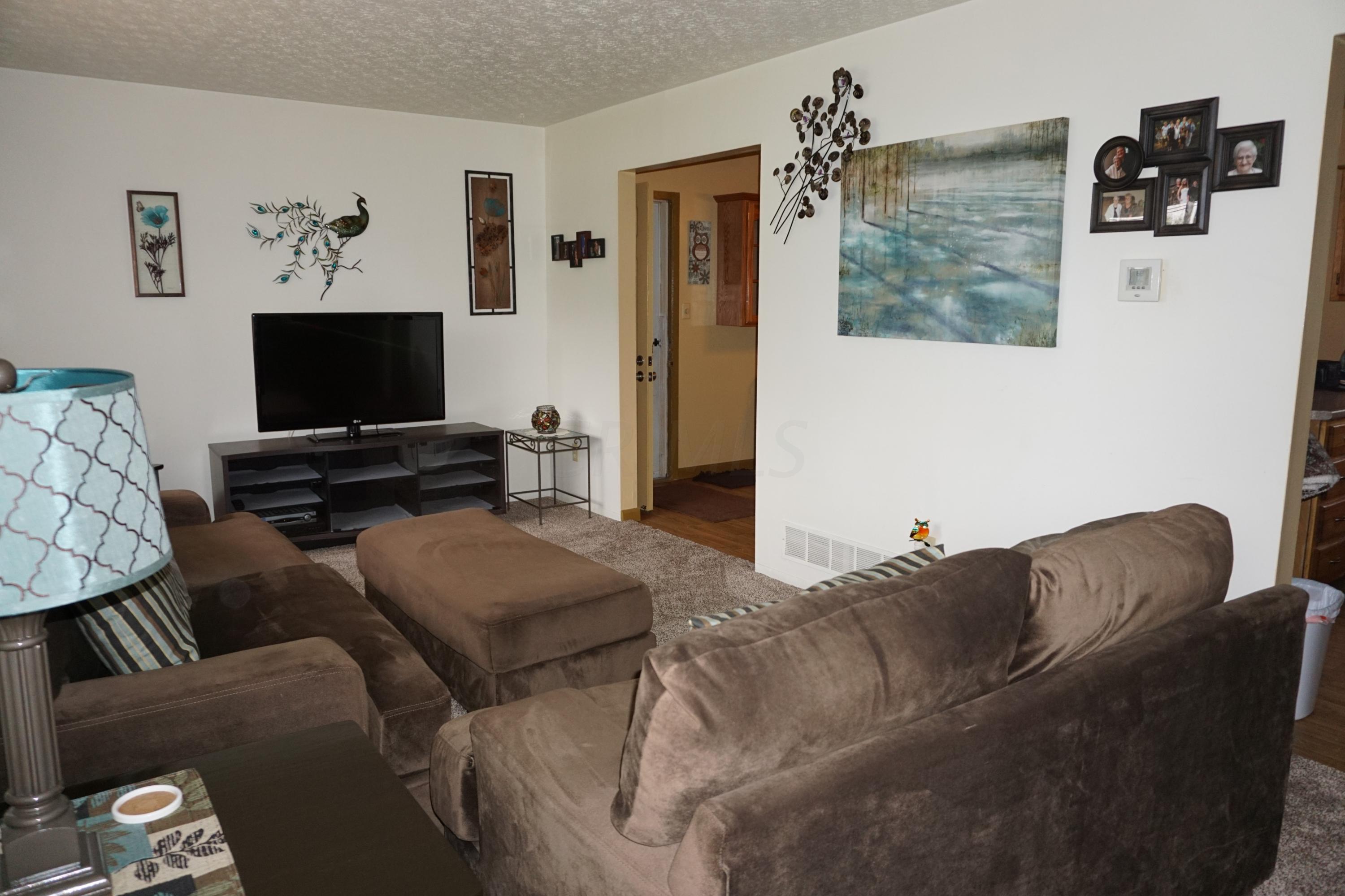 6974 Taylor Road Southwest Reynoldsburg, OH 43068 - Photo 3 of 32 Gallery Image 3